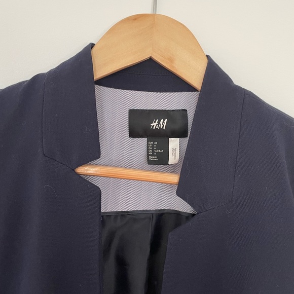 Navy blazer from H&M - Picture 2 of 2